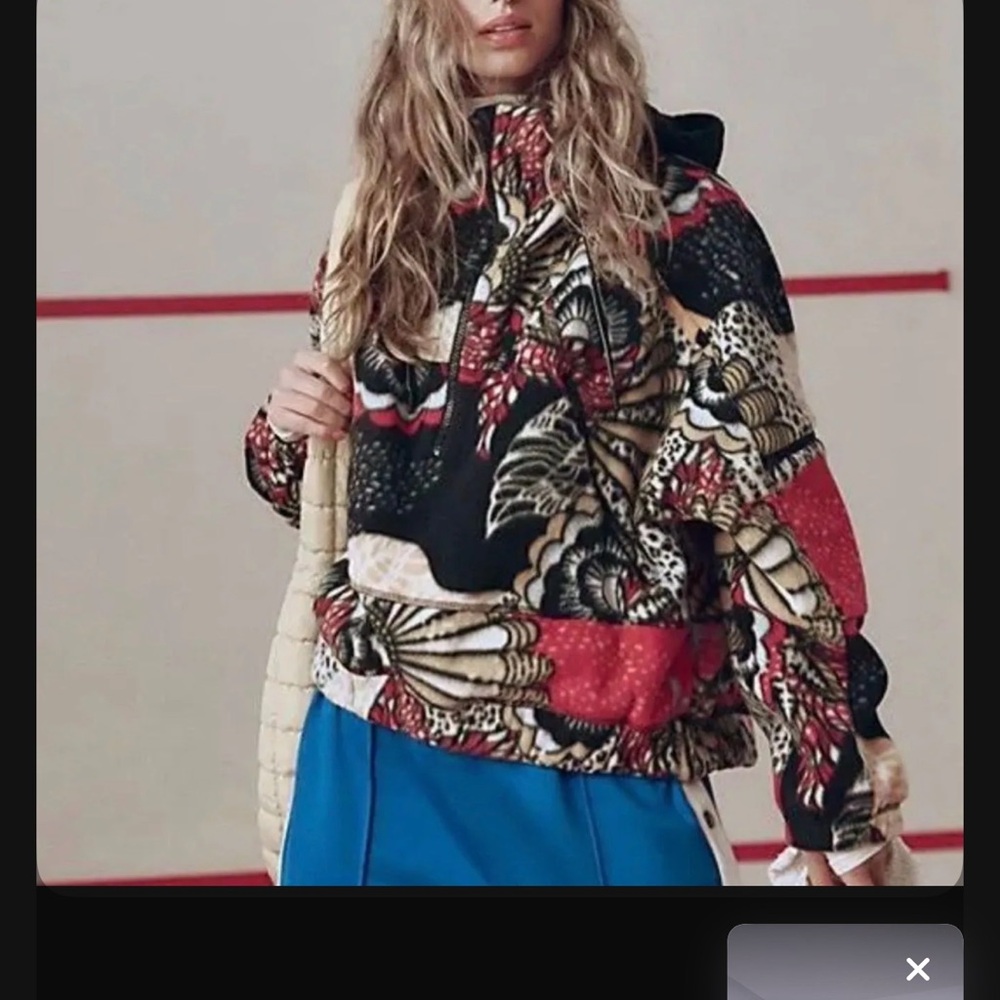 Stylish Women's Red and Black Patterned Puffer Jacket